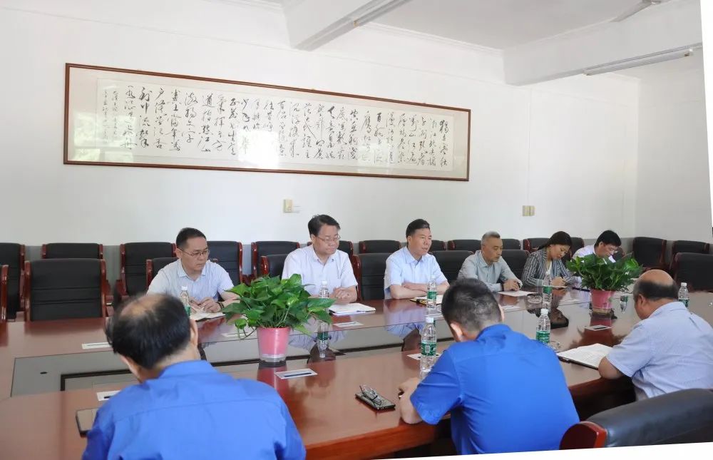 ?严鉴铂董事长一行深入汉江机床调研指导工作