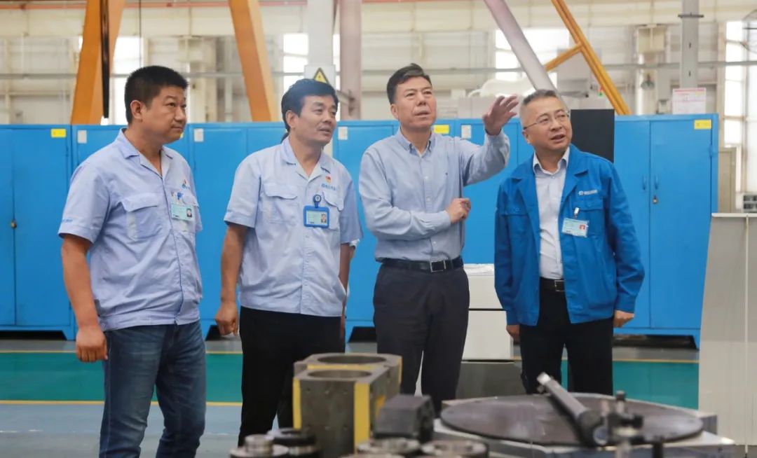 严鉴铂董事长深入Ebpay机床本部一线调研指导工作