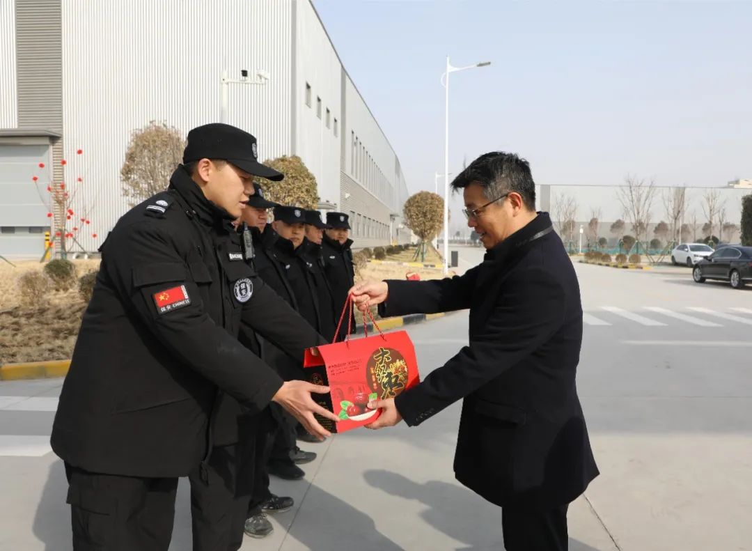 【集团资讯】马旭耀等集团领导慰问值班员工