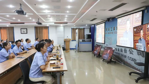 【集团资讯】集中观看九三阅兵盛况！以实业报国践行制造强国使命！
